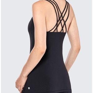 Crz yoga strappy tank built in bra size small